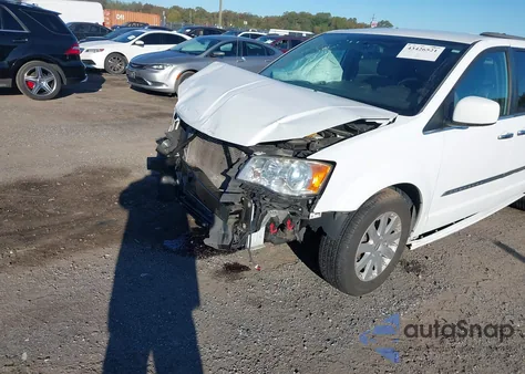 2015 Chrysler Town & Country Touring z USA, uszkodzony, nr VIN 2C4RC1BGXFR620514